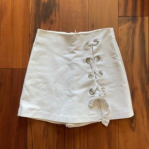Stradivarius White Skirt/ Skort
